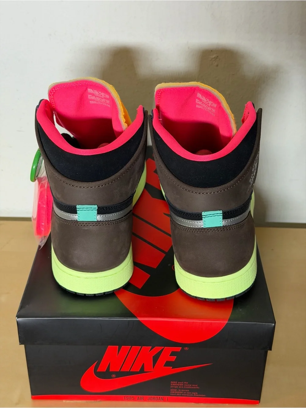 Nike Air Jordan 1 Retro High Tokyo Bio Hack Sneakers 555088-201 Size 10.5 DS